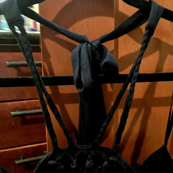 Elegant Black Halter Top - Picture 3 of 5